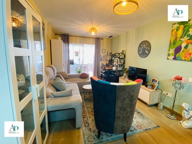 2 Zimmer Wohnung zu vermieten in Torrevieja mit Pool - 750 € (Ref: 9049766)