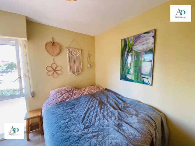 2 Zimmer Wohnung zu vermieten in Torrevieja mit Pool - 750 € (Ref: 9049766)