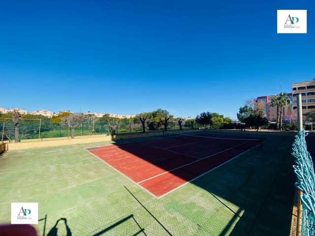 2 Zimmer Wohnung zu vermieten in Torrevieja mit Pool - 750 € (Ref: 9049766)