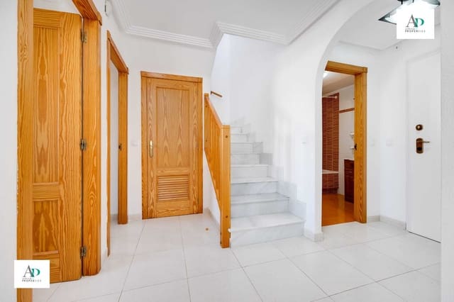 Piso de 3 habitaciones en La Zenia, Orihuela en alquiler con piscina - 1.150 € (Ref: 9110813)