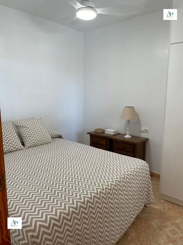 2 slaapkamer Flat te huur in Guardamar del Segura met zwembad - € 750 (Ref: 9194833)
