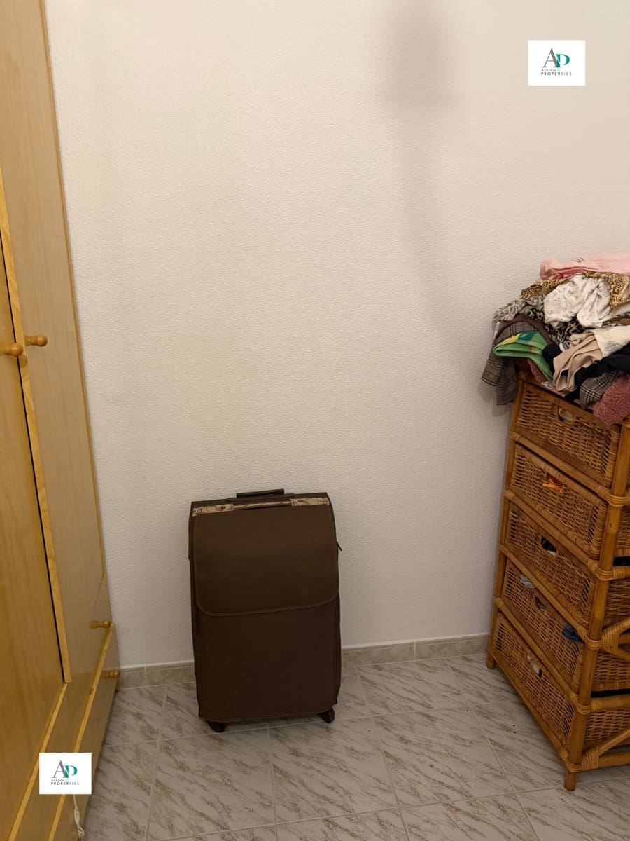 2 soveværelse Villa til leje i Torrevieja med swimmingpool - € 700 (Ref: 9220502)