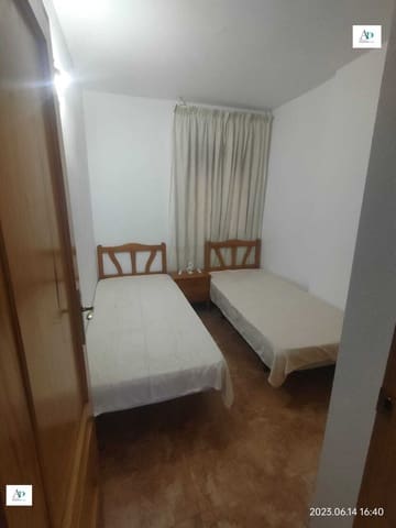 2 quarto Apartamento para arrendar em Torrevieja com piscina - 750 € (Ref: 9221450)