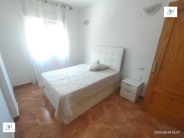 2 quarto Apartamento para arrendar em Torrevieja com piscina - 750 € (Ref: 9221450)