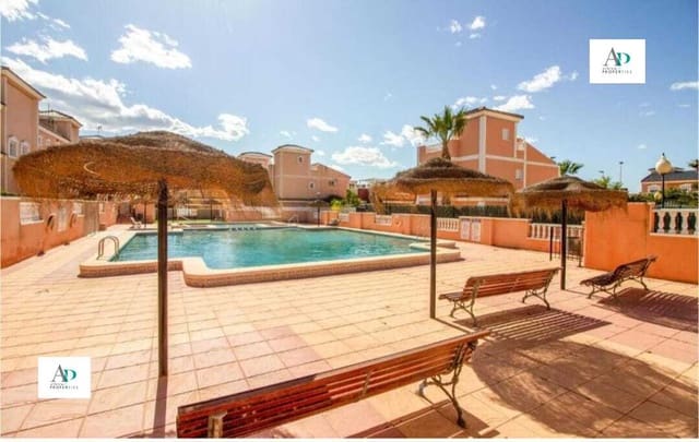 2 soveværelse Villa til leje i Gran Alacant, Santa Pola med swimmingpool - € 1.350 (Ref: 9343674)
