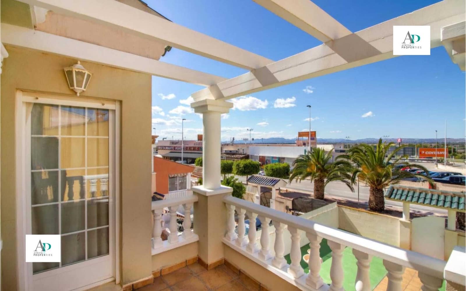 Chalet de 2 habitaciones en Gran Alacant en alquiler con piscina - 1.350 € (Ref: 9343674)