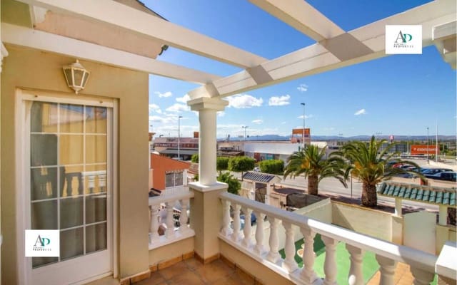 2 makuuhuone Huvila vuokrattavana paikassa Gran Alacant, Santa Pola mukana uima-altaan - 1 350 € (Ref: 9343675)