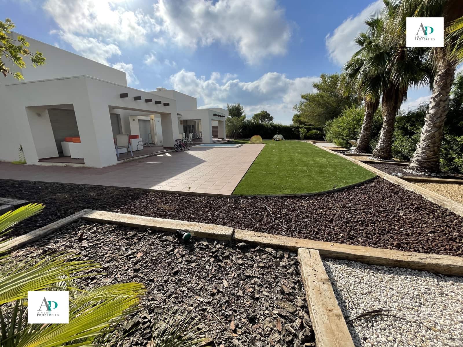 5 bedroom Villa for rent in Las Colinas Golf with pool - € 3,800 (Ref: 9379568)