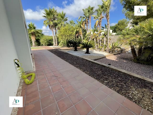 5 soveværelse Villa til leje i Las Colinas Golf, Orihuela med swimmingpool - € 3.800 (Ref: 9379569)