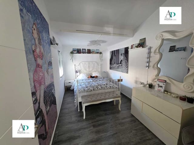 3 makuuhuone Huvila vuokrattavana paikassa Torrevieja - 1 500 € (Ref: 9444599)