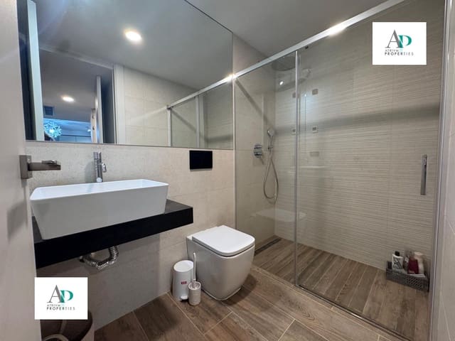 2 soveværelse Lejlighed til leje i Punta Prima, Orihuela med swimmingpool - € 1.400 (Ref: 9450364)