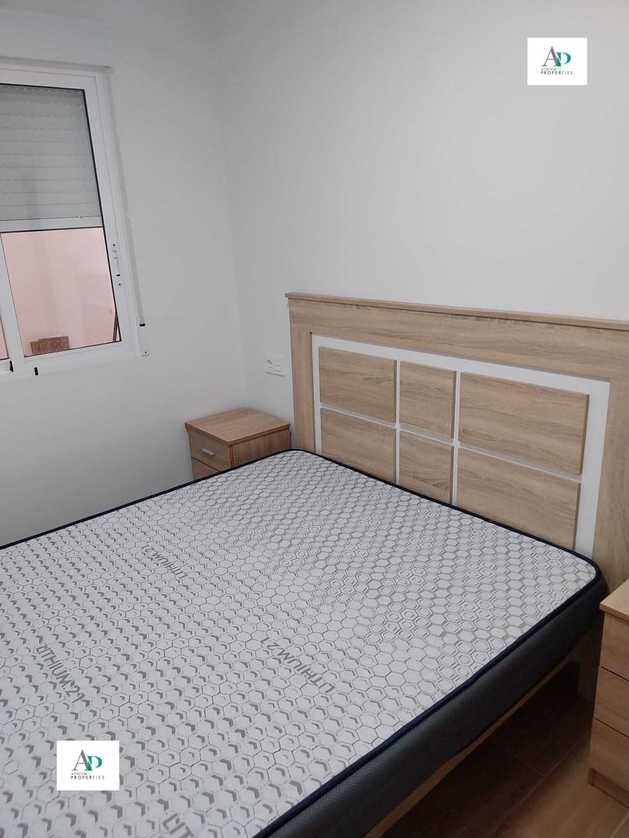 2 makuuhuone Asunto vuokrattavana paikassa Torrevieja mukana uima-altaan - 1 000 € (Ref: 9450365)