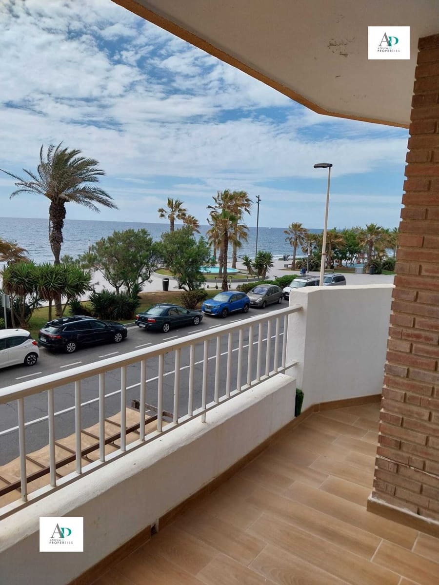 2 makuuhuone Asunto vuokrattavana paikassa Torrevieja mukana uima-altaan - 1 000 € (Ref: 9450365)