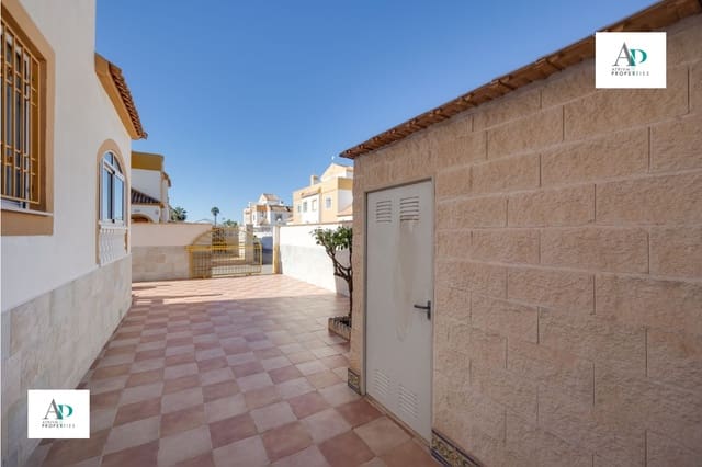 3 Zimmer Villa zu vermieten in La Siesta, Torrevieja mit Pool - 1.250 € (Ref: 9473334)