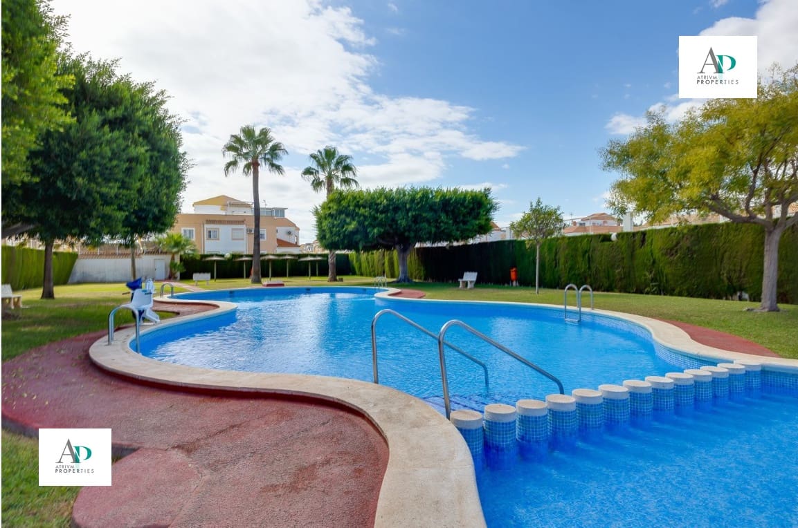 3 Zimmer Villa zu vermieten in La Siesta mit Pool - 1.250 € (Ref: 9473335)