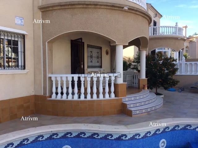 3 soverom Villa til leie i Villamartin, Orihuela med svømmebasseng - € 1 800 (Ref: 9495453)