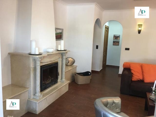 Chalet de 3 habitaciones en La Marina, Elche / Elx en alquiler con piscina - 2.000 € (Ref: 9495454)