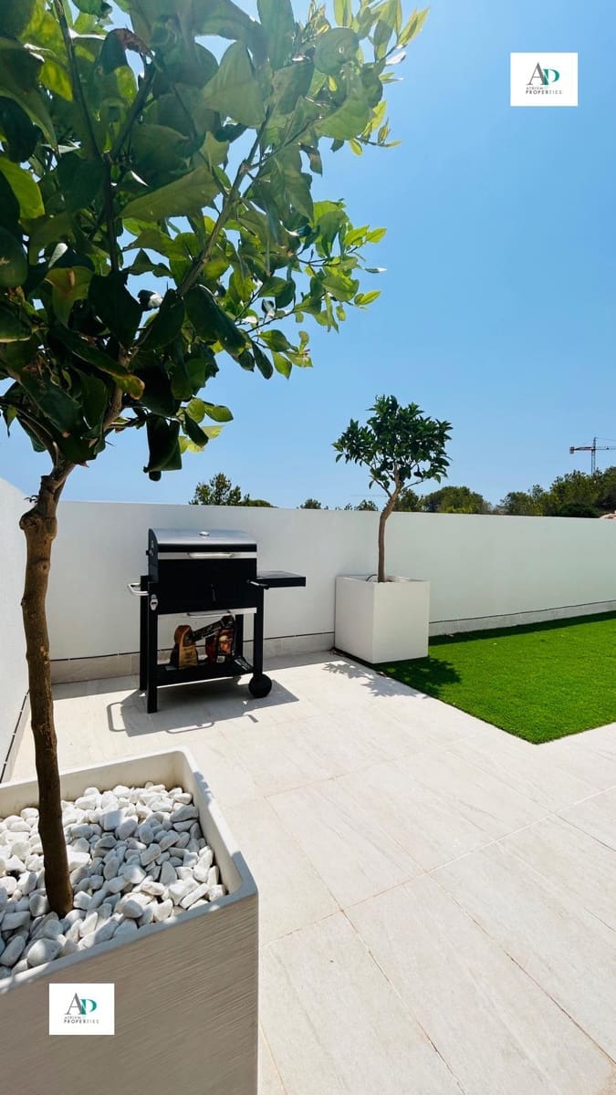 3 bedroom Villa for rent in Playa Flamenca with pool - € 1,800 (Ref: 9502973)