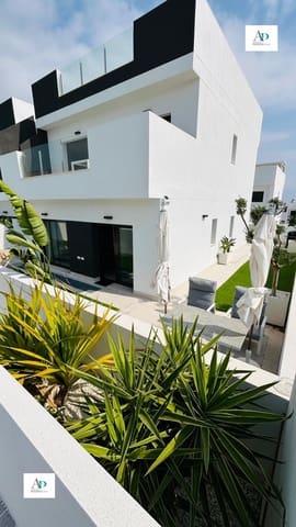 3 sypialnia Willa do wynajęcia w Playa Flamenca, Orihuela z basenem - 1 800 € (Ref: 9502973)