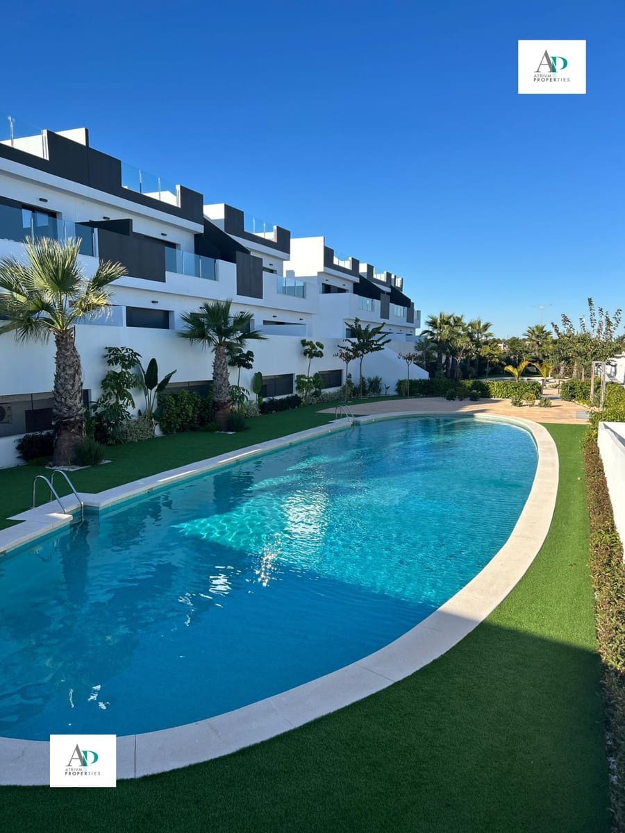 3 bedroom Villa for rent in Playa Flamenca with pool - € 1,800 (Ref: 9502973)