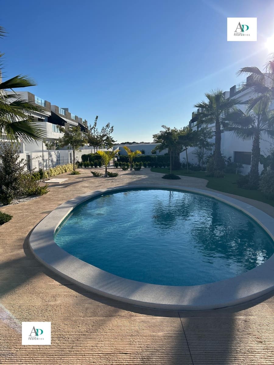 3 bedroom Villa for rent in Playa Flamenca with pool - € 1,800 (Ref: 9502973)