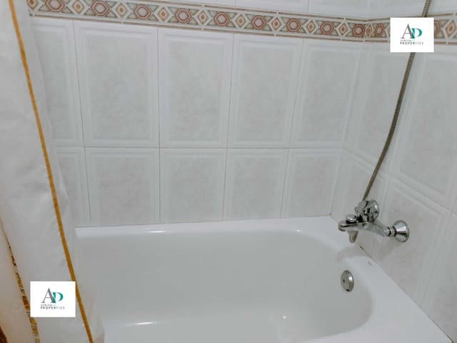 2 bedroom Flat for rent in Torrevieja with pool - € 700 (Ref: 9504718)