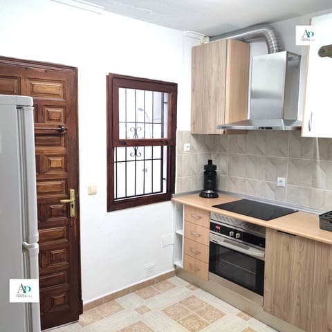 3 bedroom Villa for rent in Torrevieja with pool - € 890 (Ref: 9569527)