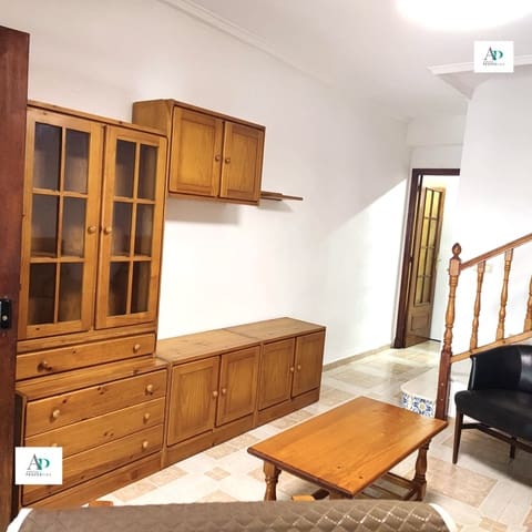 3 bedroom Villa for rent in Torrevieja with pool - € 890 (Ref: 9569527)