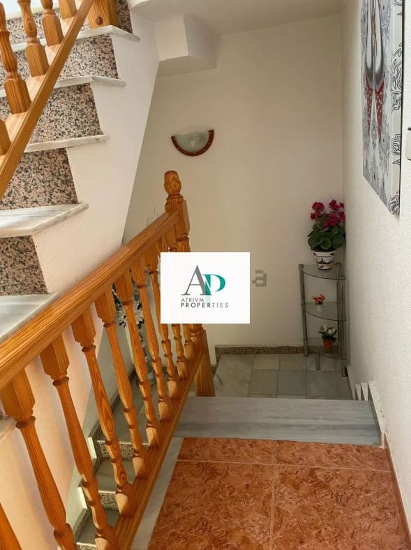 3 bedroom Villa for rent in La Zenia with pool - € 1,100 (Ref: 9571994)