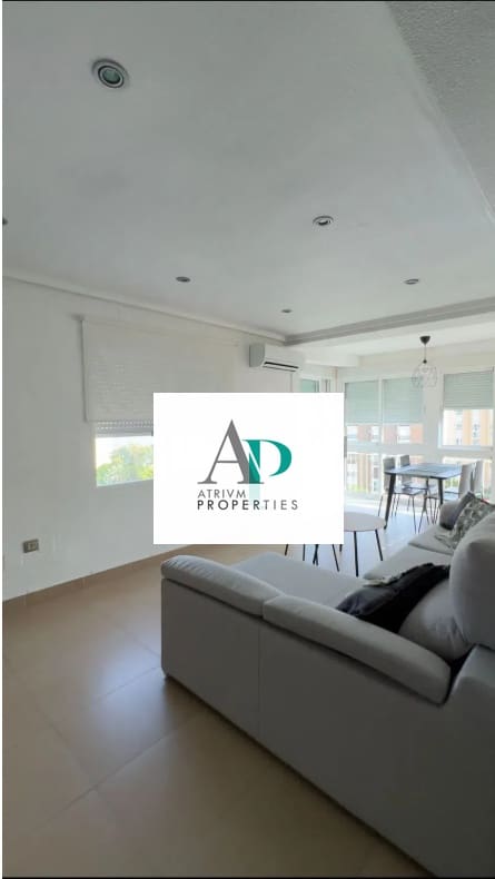 Piso de 3 habitaciones en Cabo Roig en alquiler - 1.000 € (Ref: 9571995)