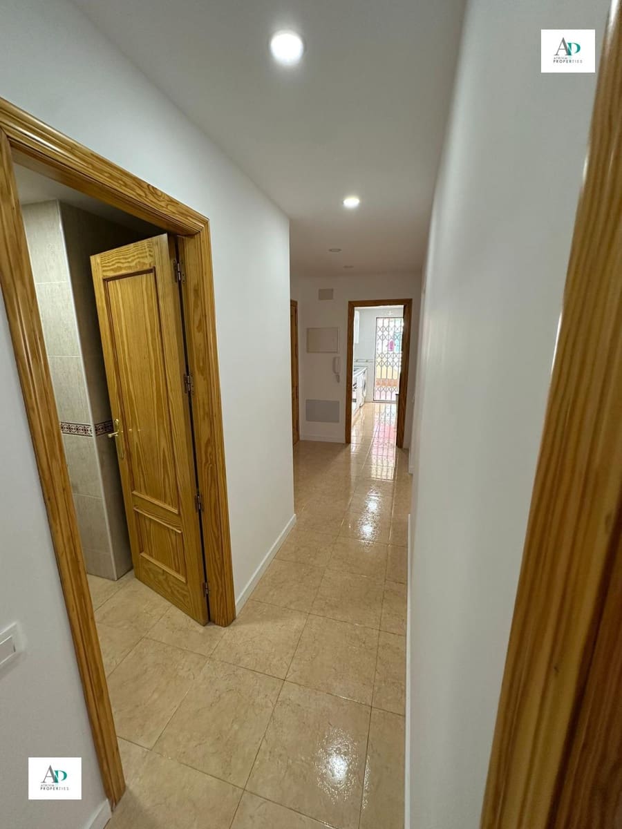 2 slaapkamer Flat te huur in Almoradi met zwembad - € 700 (Ref: 9596778)