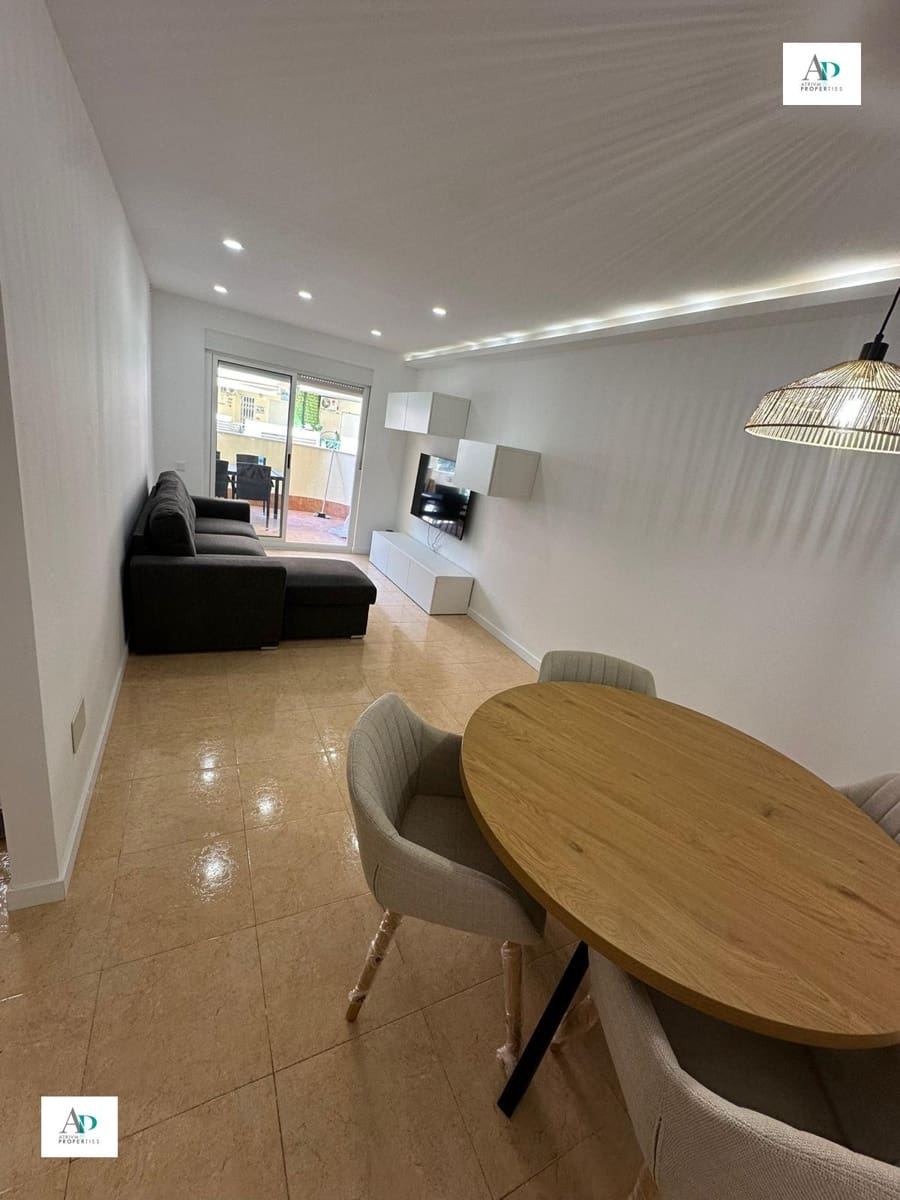 2 slaapkamer Flat te huur in Almoradi met zwembad - € 700 (Ref: 9596778)