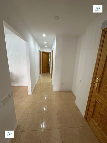 2 slaapkamer Flat te huur in Almoradí met zwembad - € 700 (Ref: 9596778)