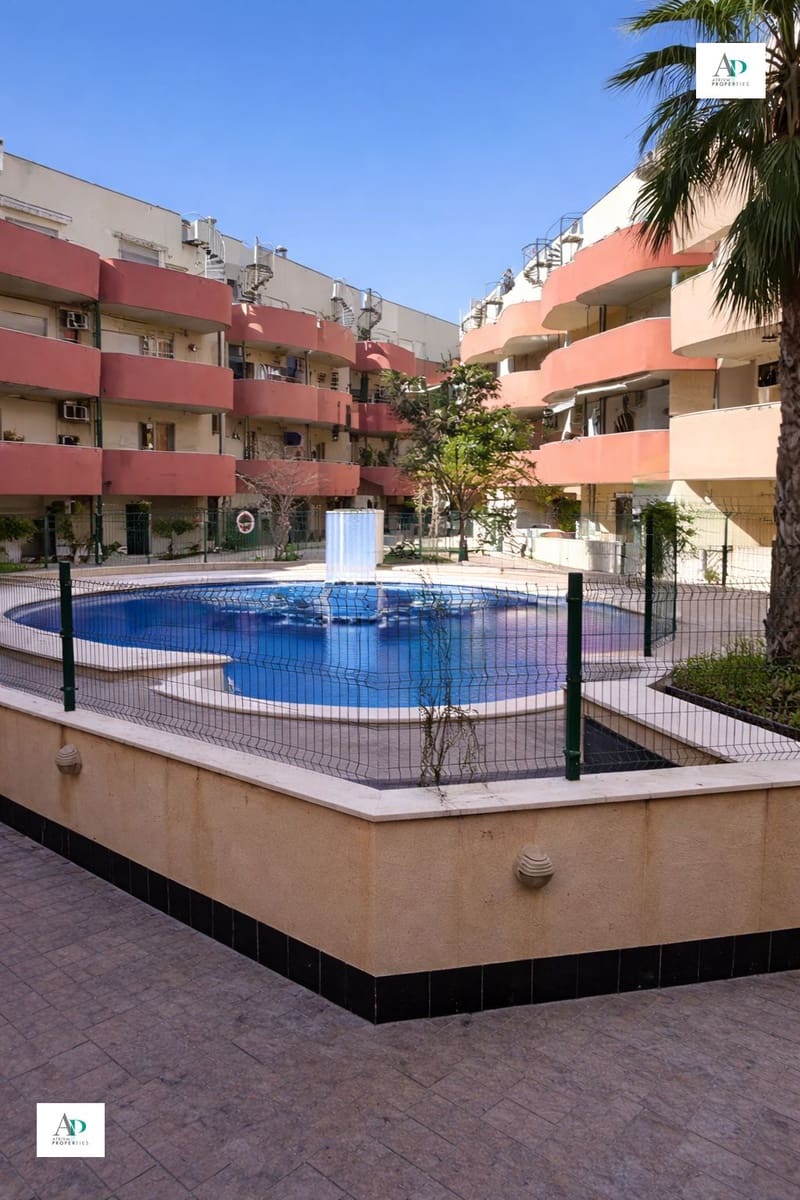 2 slaapkamer Flat te huur in Almoradi met zwembad - € 700 (Ref: 9596778)