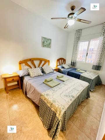 Appartement de 1 chambre à louer à Torrevieja avec piscine - 700 € (Ref: 9596779)