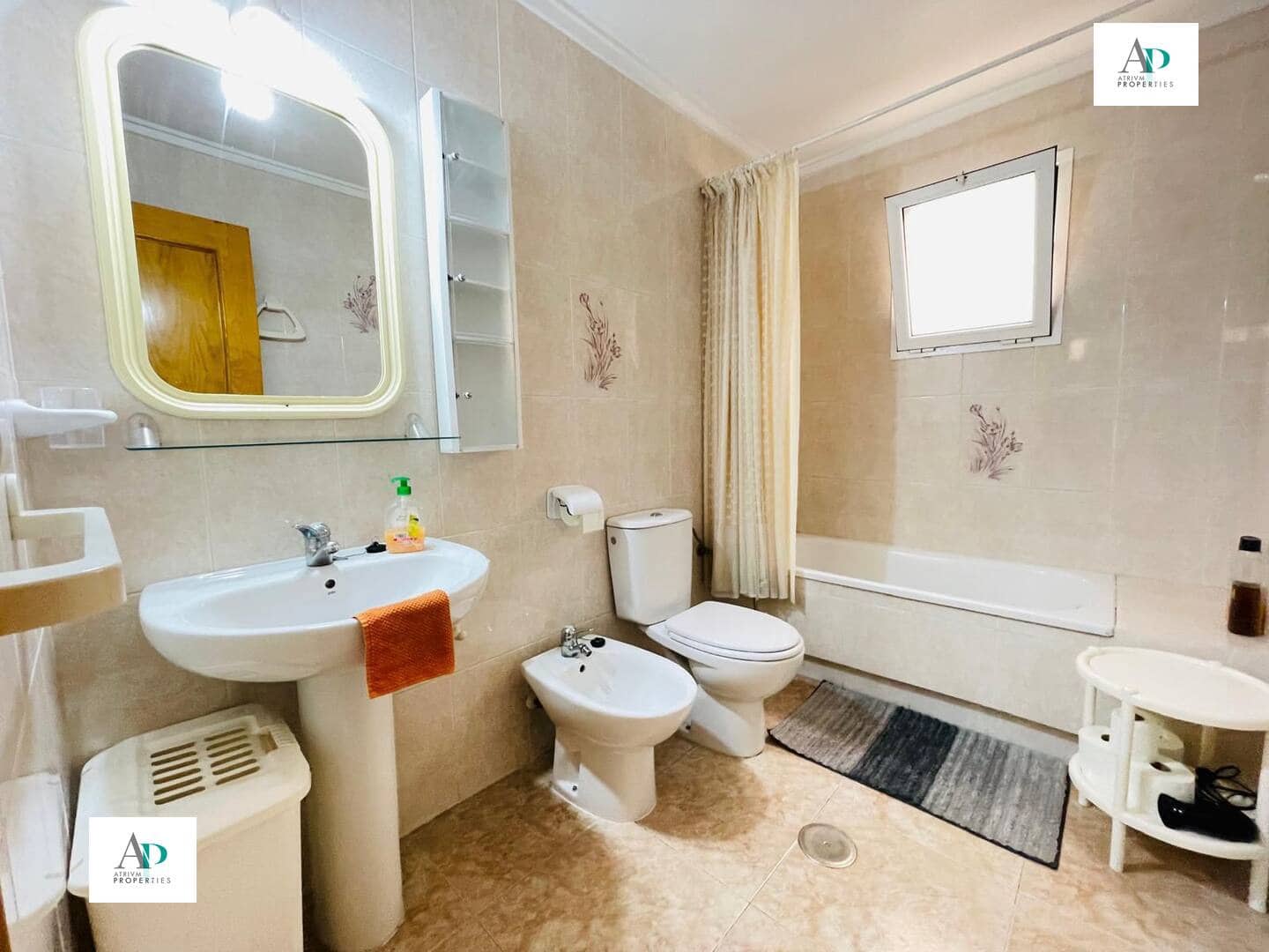 Appartement de 1 chambre à louer à Torrevieja avec piscine - 700 € (Ref: 9596779)