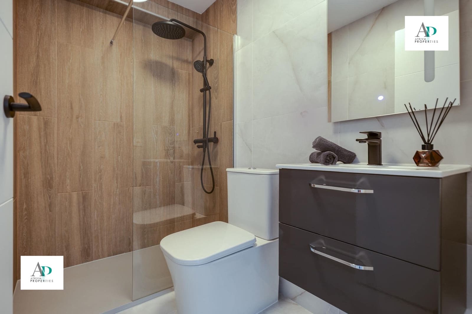 3 sypialnia Mieszkanie do wynajęcia w Torrevieja - 1 250 € (Ref: 9597288)