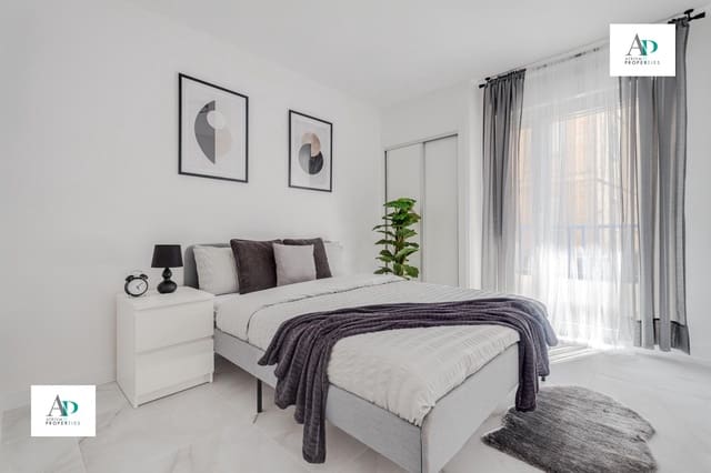 Appartement de 3 chambres à louer à Torrevieja - 1 250 € (Ref: 9597288)