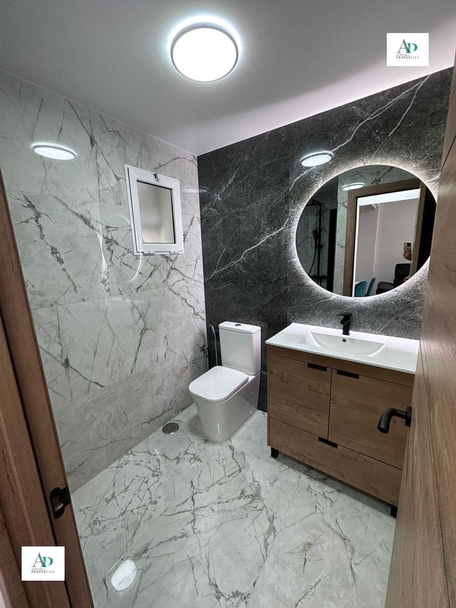 2 Zimmer Wohnung zu vermieten in Torrevieja mit Pool - 850 € (Ref: 9597289)