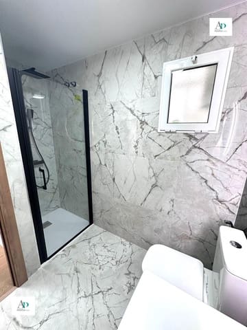 2 quarto Apartamento para arrendar em Torrevieja com piscina - 850 € (Ref: 9597289)