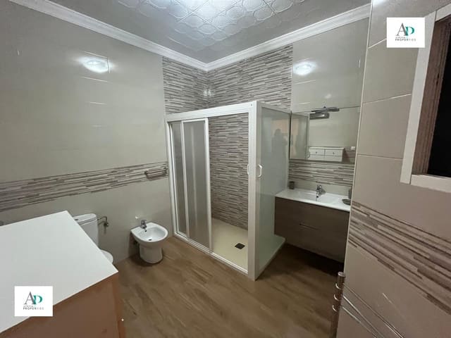 2 soveværelse Lejlighed til leje i Guardamar del Segura - € 800 (Ref: 9635336)