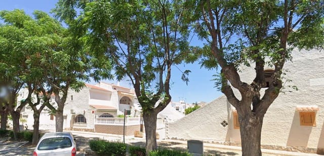 Appartement de 2 chambres à louer à Mil Palmeras, Orihuela - 800 € (Ref: 9649916)