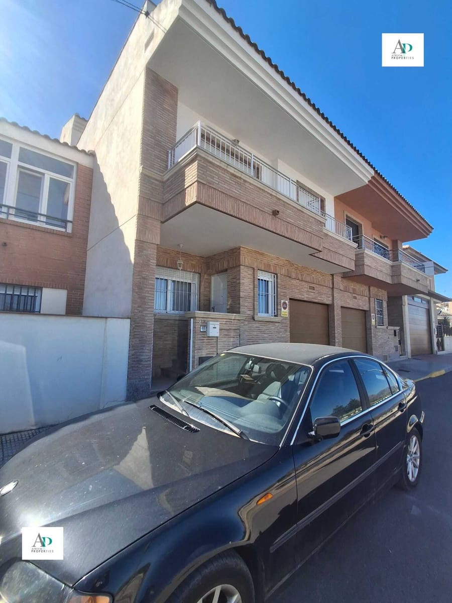 Chalet de 4 habitaciones en Bigastro en alquiler - 1.000 € (Ref: 9684388)