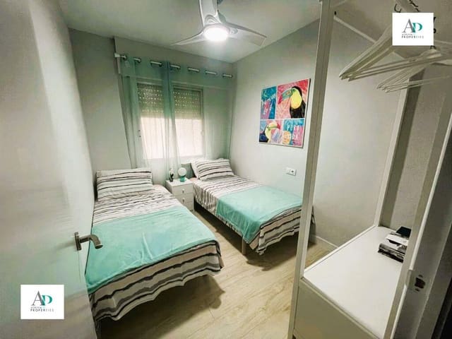 2 sypialnia Mieszkanie do wynajęcia w Torrevieja - 1 100 € (Ref: 9684389)
