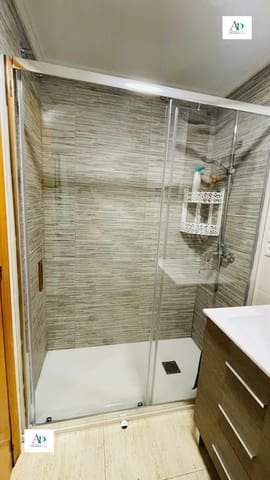 2 soverom Leilighet til leie i Torrevieja med svømmebasseng - € 750 (Ref: 9765315)