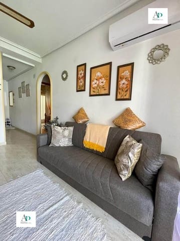 2 soverom Leilighet til leie i Torrevieja med svømmebasseng - € 750 (Ref: 9765315)