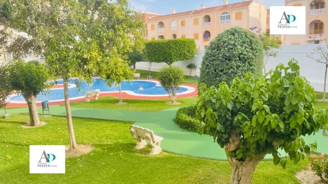 2 makuuhuone Asunto vuokrattavana paikassa Torrevieja mukana uima-altaan - 750 € (Ref: 9765316)