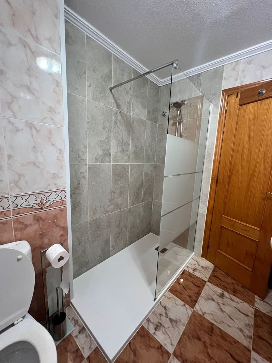 Piso de 2 habitaciones en Villamartin en alquiler con piscina - 800 € (Ref: 9791541)