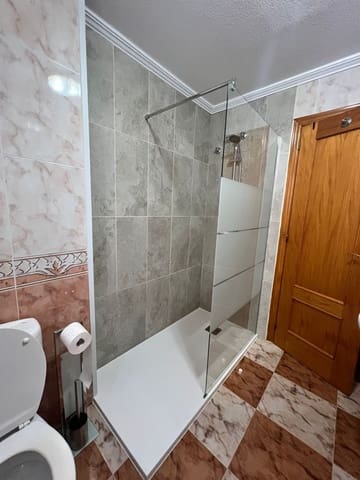 Piso de 2 habitaciones en Villamartin, Orihuela en alquiler con piscina - 800 € (Ref: 9791541)