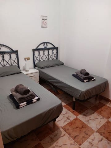 Piso de 2 habitaciones en Villamartin, Orihuela en alquiler con piscina - 800 € (Ref: 9791541)